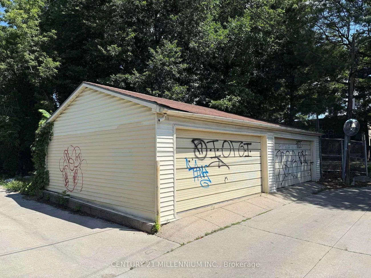275R, Lansdowne, Little Portugal, Toronto