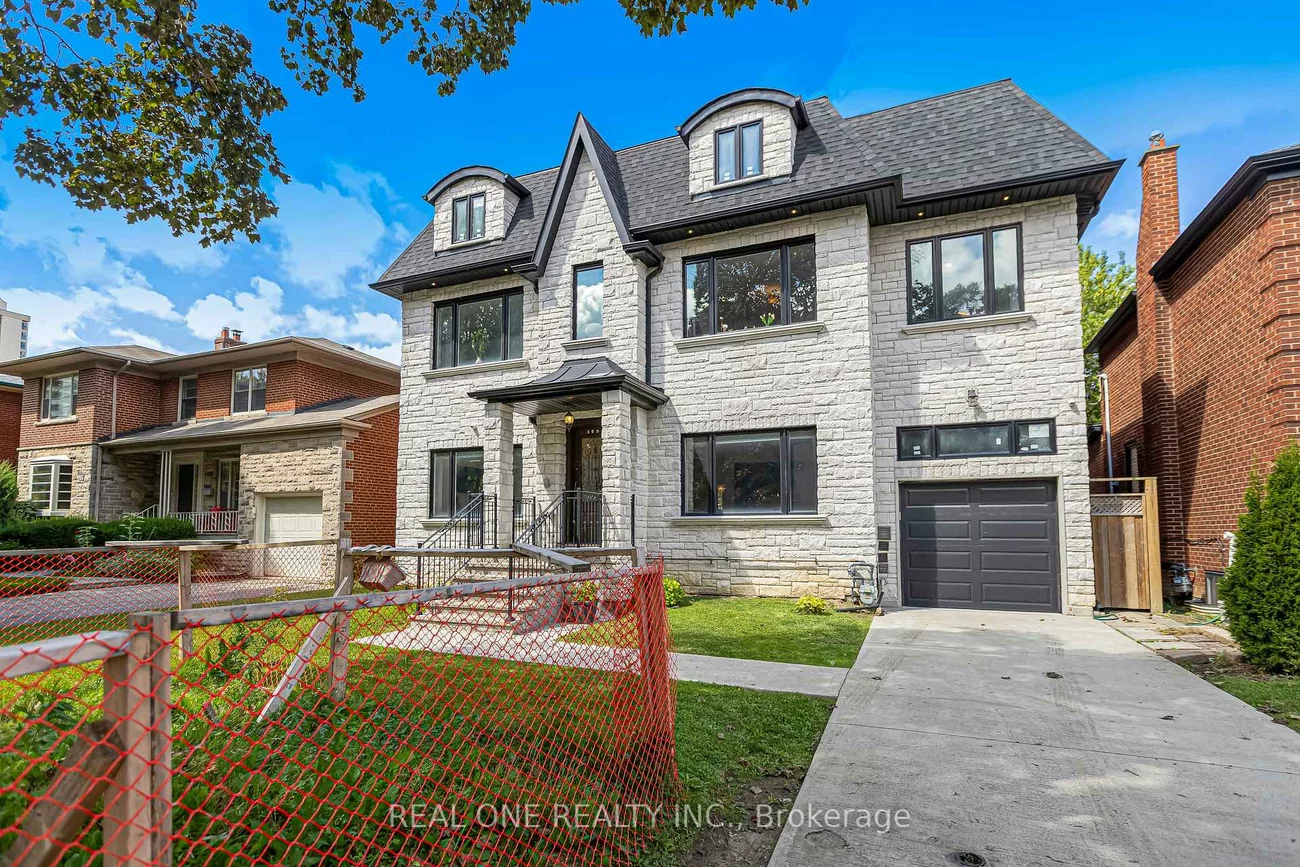 100, Ridelle, Forest Hill North, Toronto