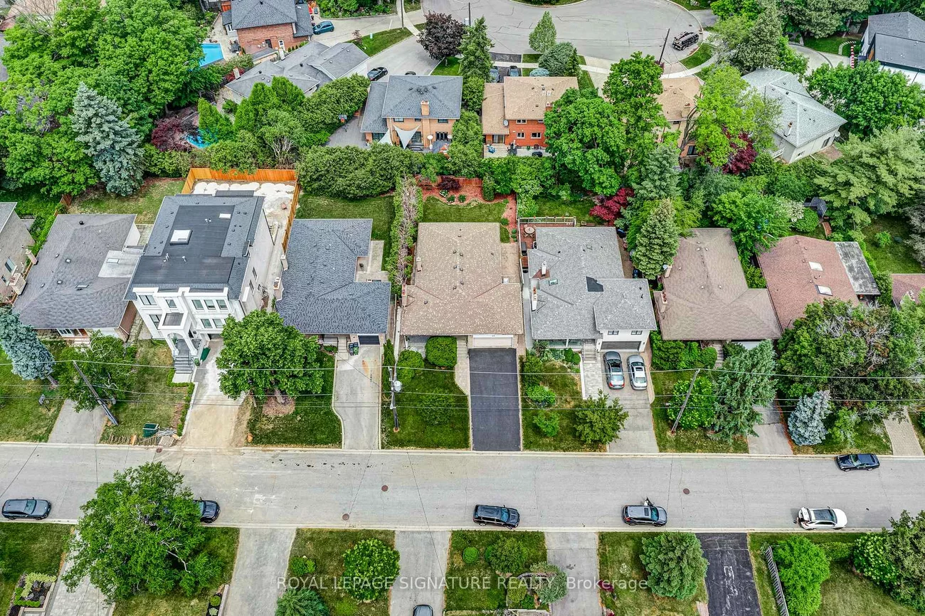 43, Viamede, Bayview Village, Toronto