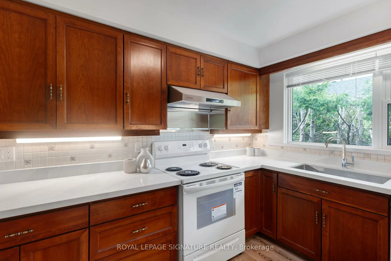 43, Viamede, Bayview Village, Toronto