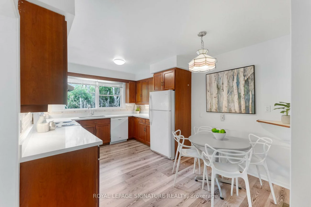 43, Viamede, Bayview Village, Toronto