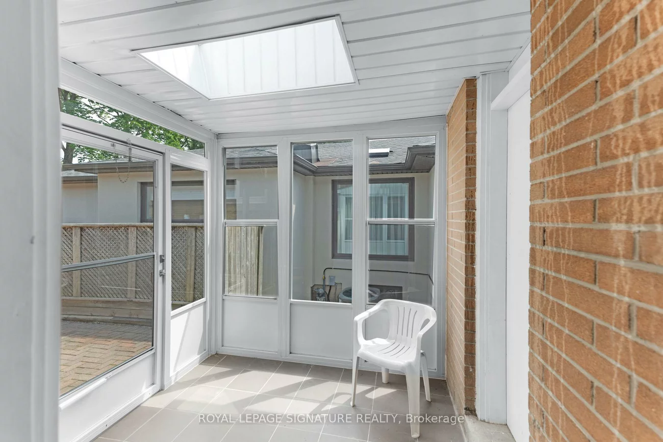 43, Viamede, Bayview Village, Toronto
