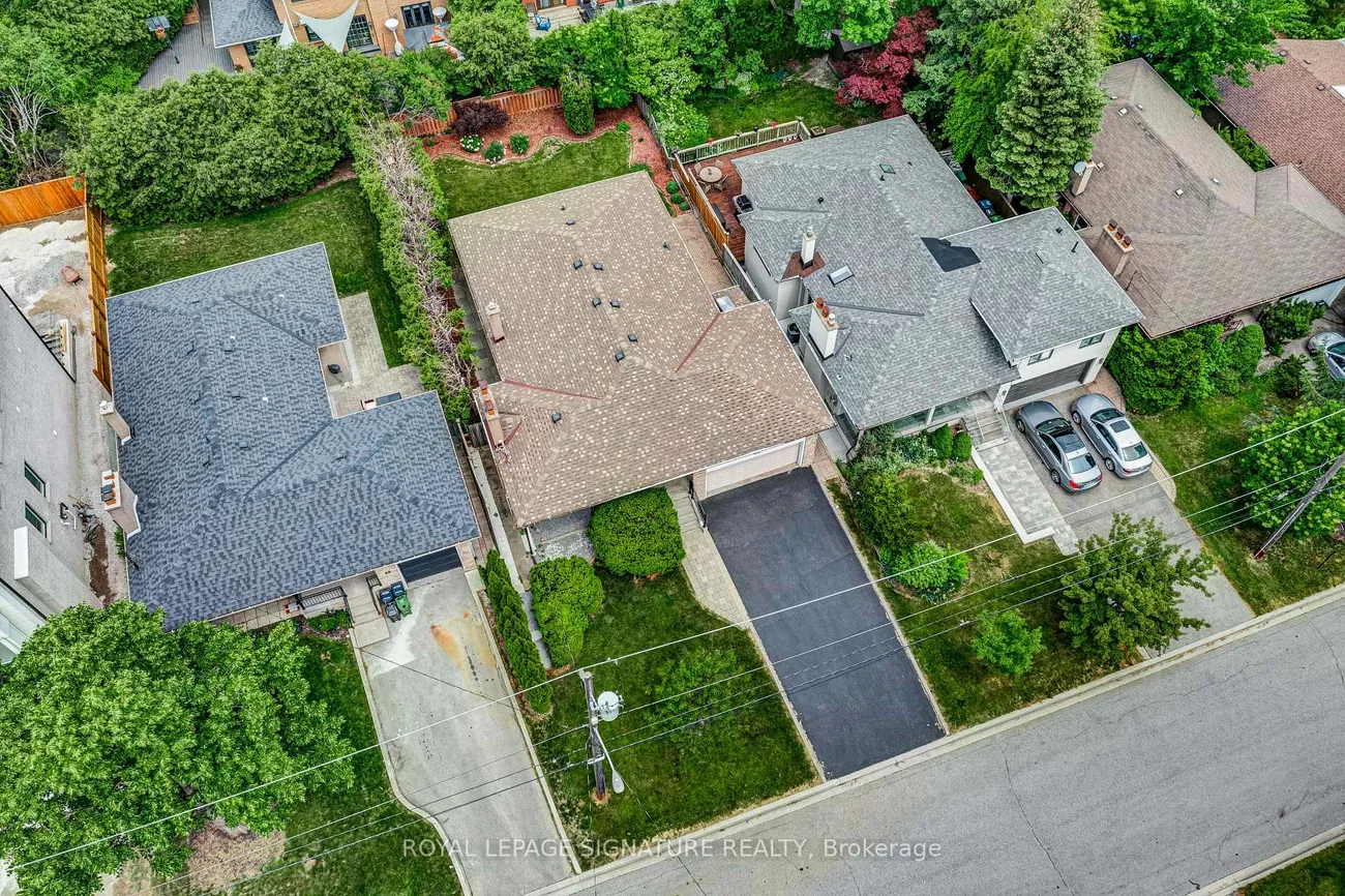 43, Viamede, Bayview Village, Toronto