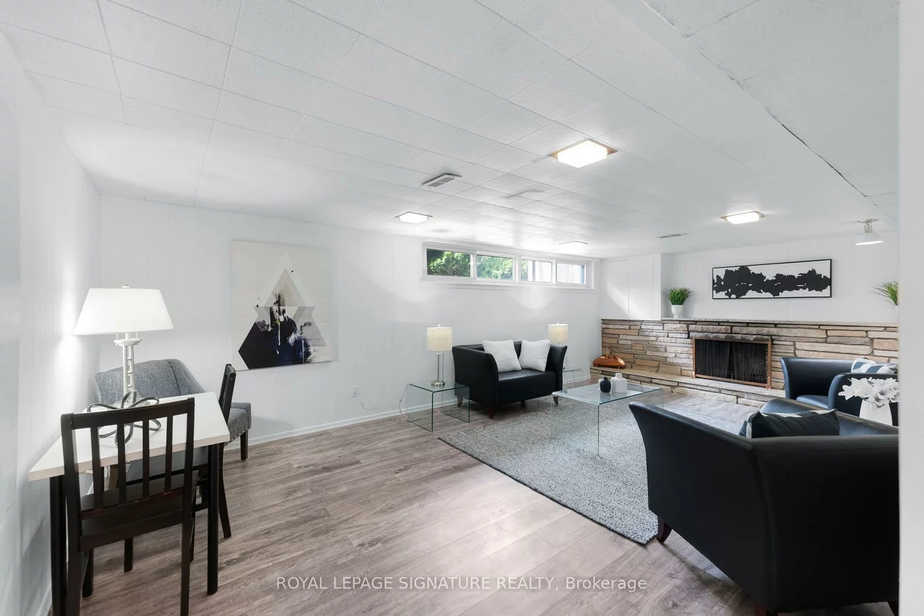 43, Viamede, Bayview Village, Toronto