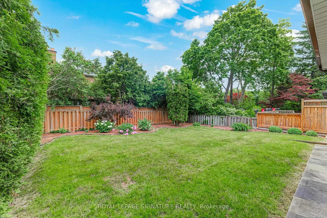 43, Viamede, Bayview Village, Toronto