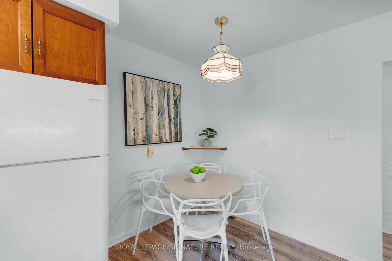 43, Viamede, Bayview Village, Toronto