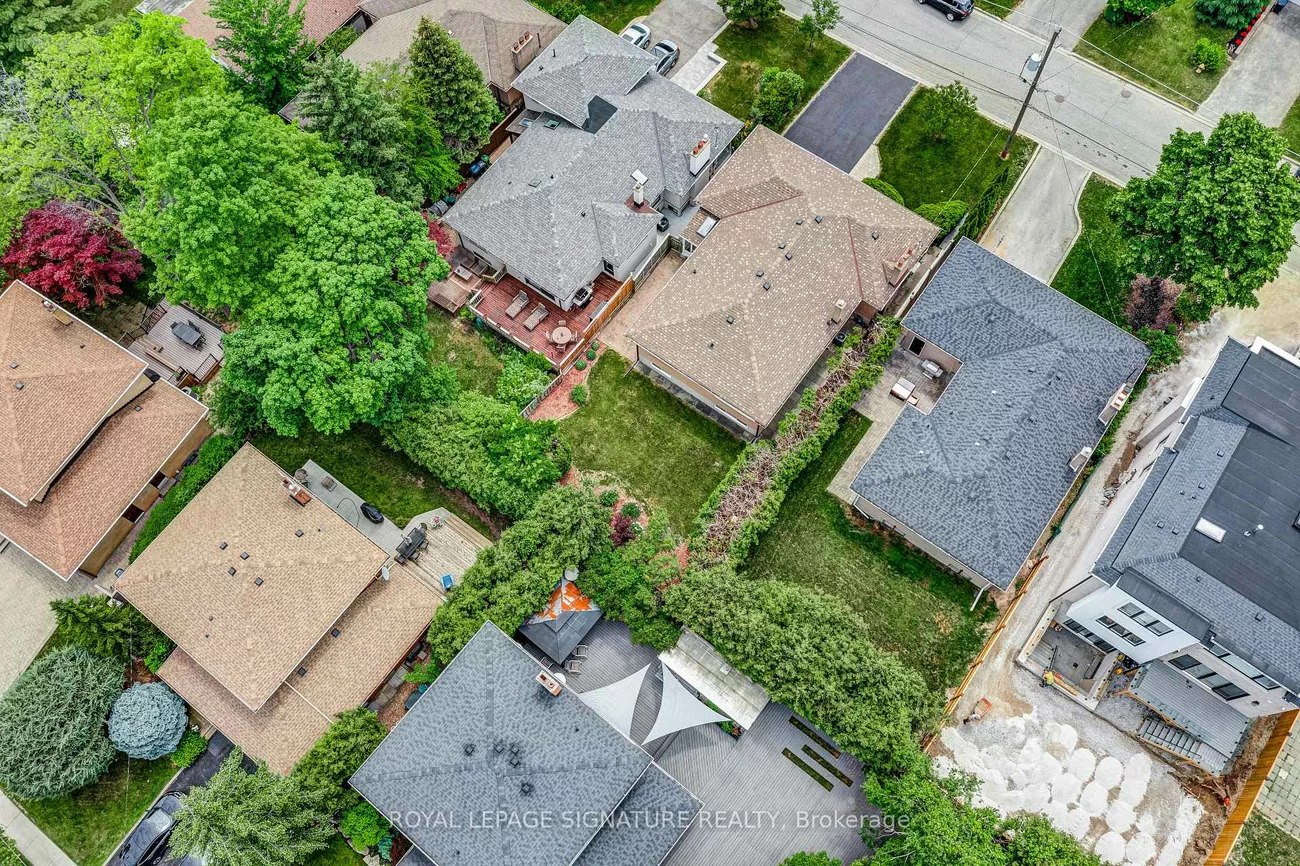 43, Viamede, Bayview Village, Toronto