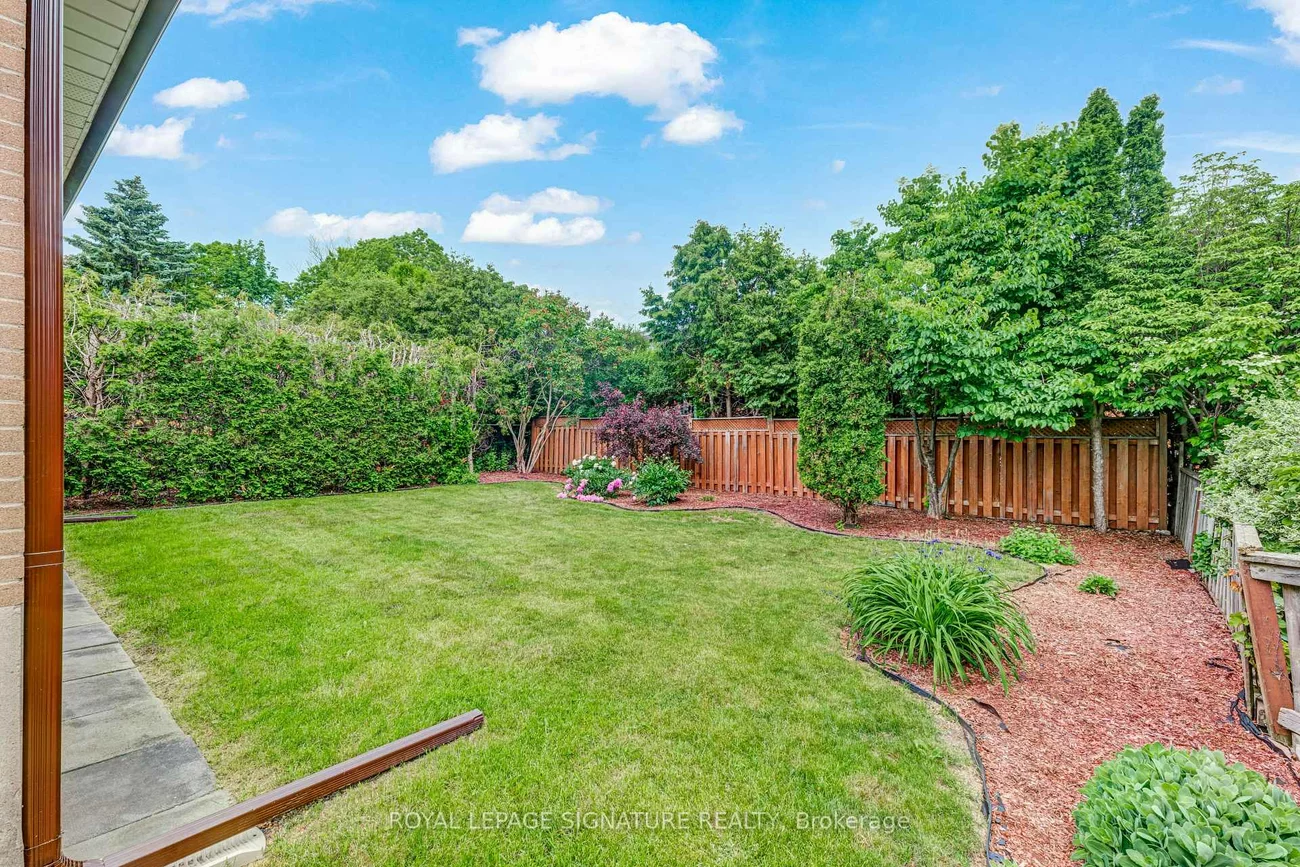 43, Viamede, Bayview Village, Toronto