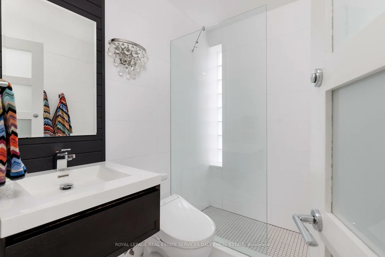 28, Roxborough, Annex, Toronto