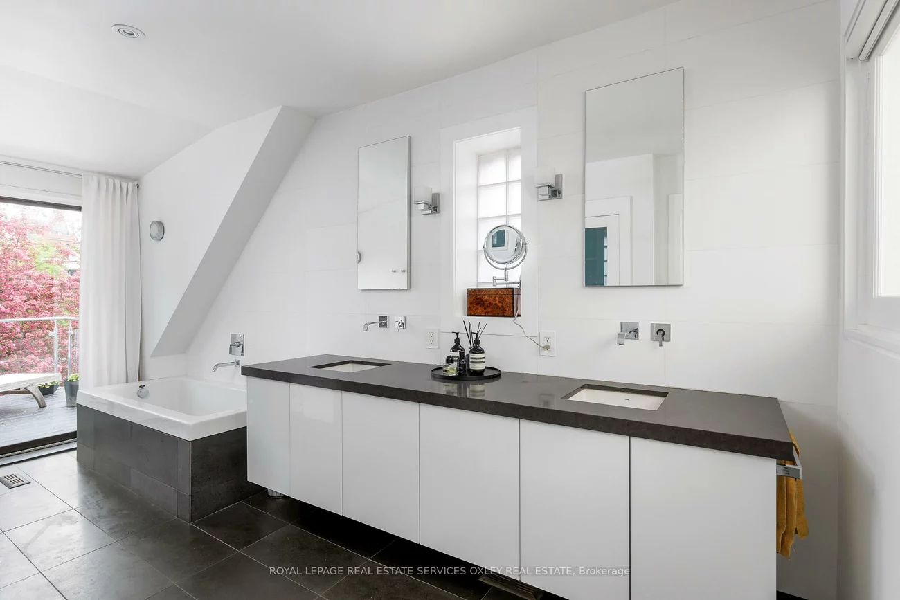 28, Roxborough, Annex, Toronto