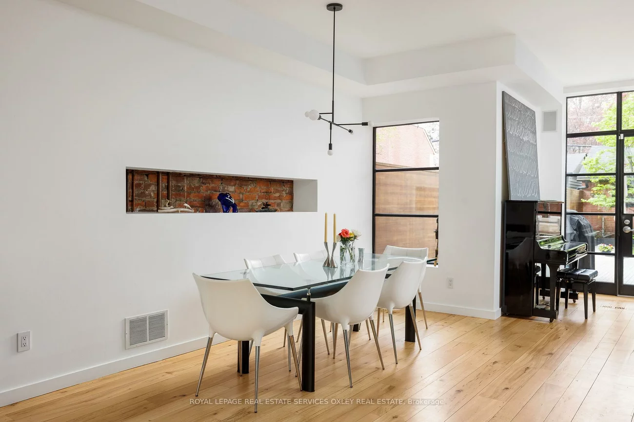 28, Roxborough, Annex, Toronto