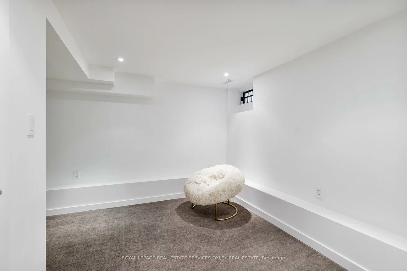 28, Roxborough, Annex, Toronto