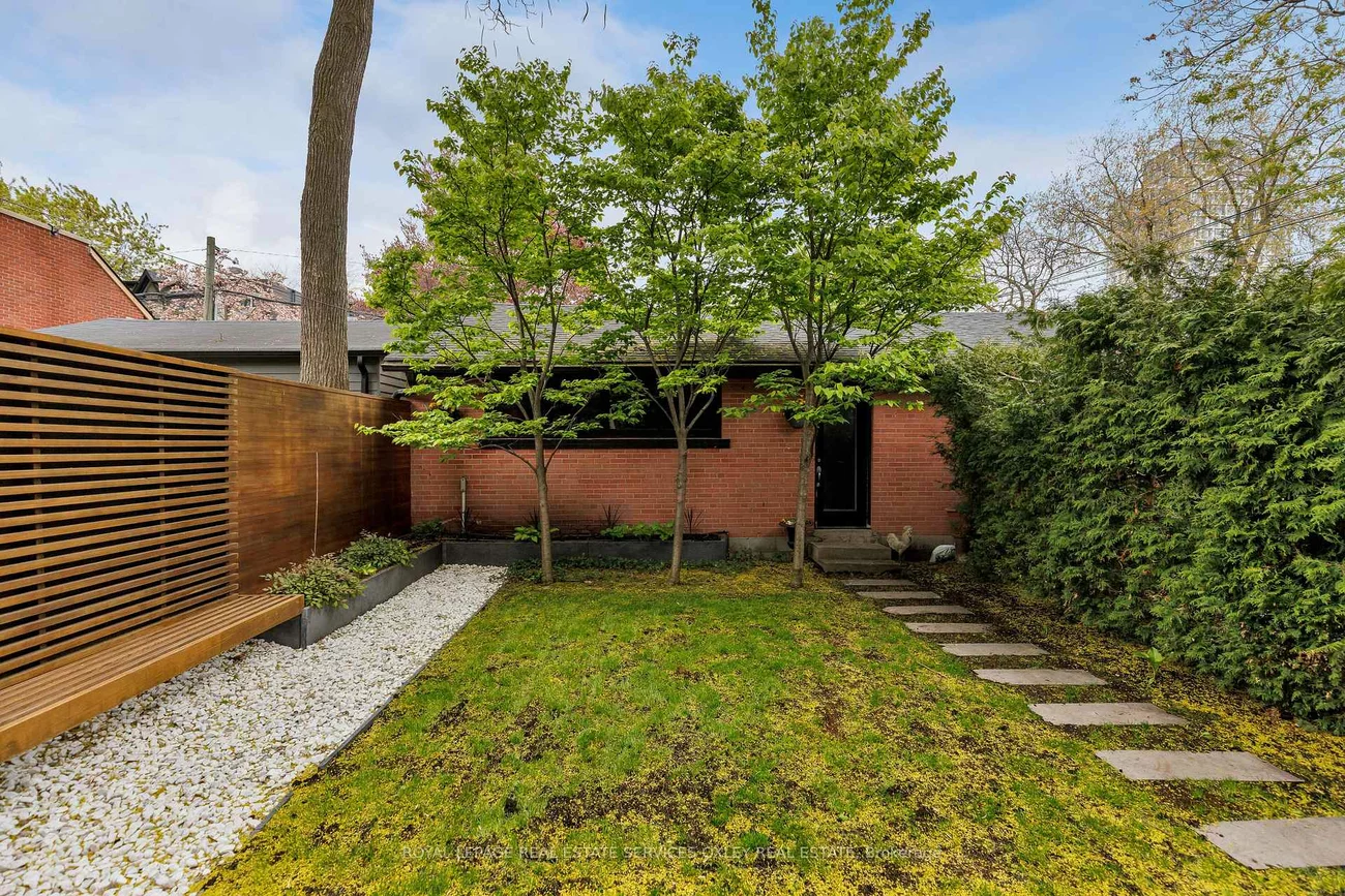 28, Roxborough, Annex, Toronto
