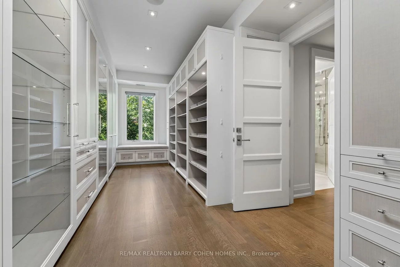154, Yonge, Bedford Park-Nortown, Toronto