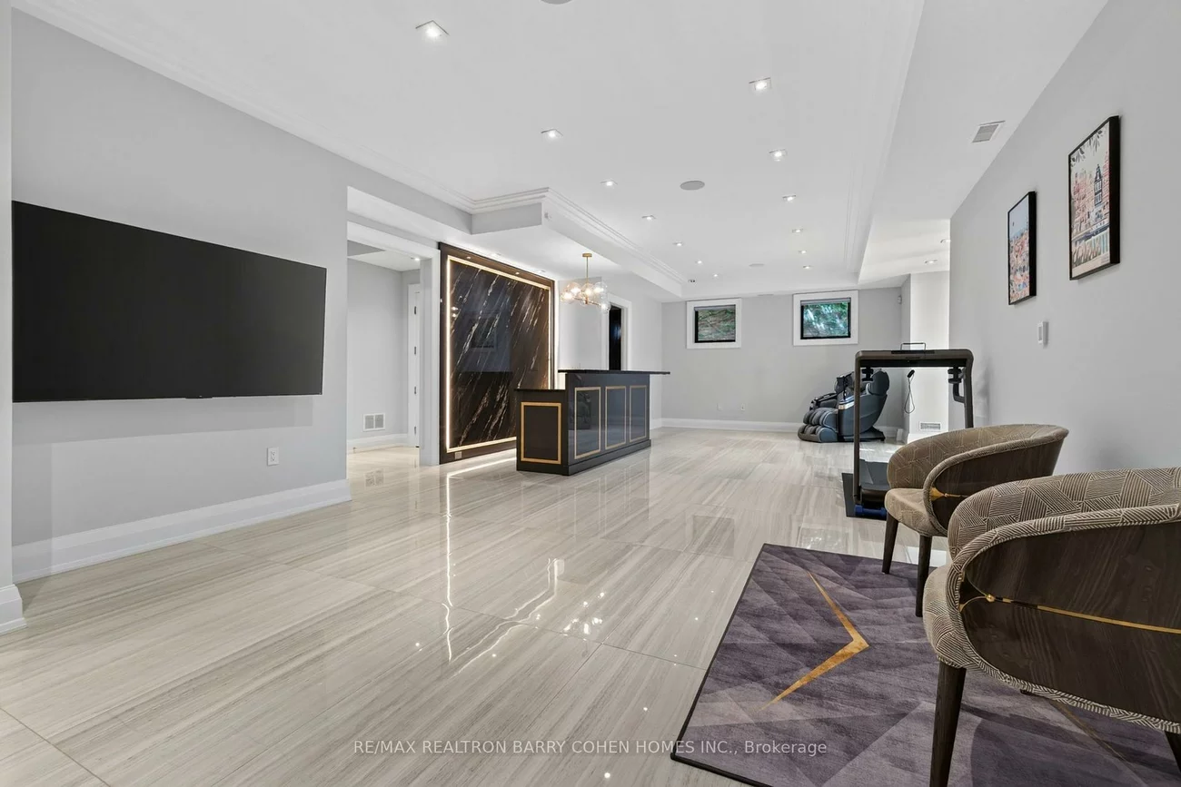 154, Yonge, Bedford Park-Nortown, Toronto