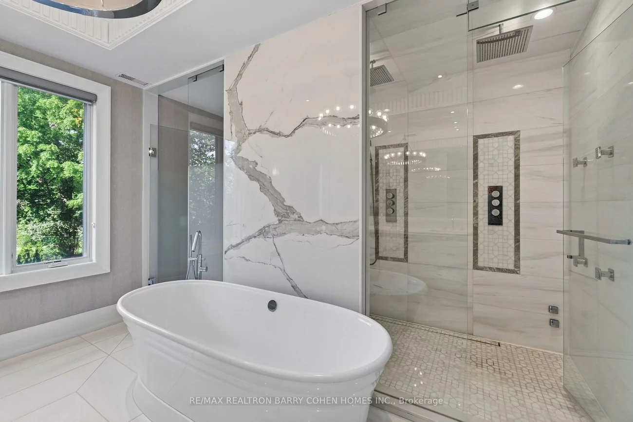 154, Yonge, Bedford Park-Nortown, Toronto