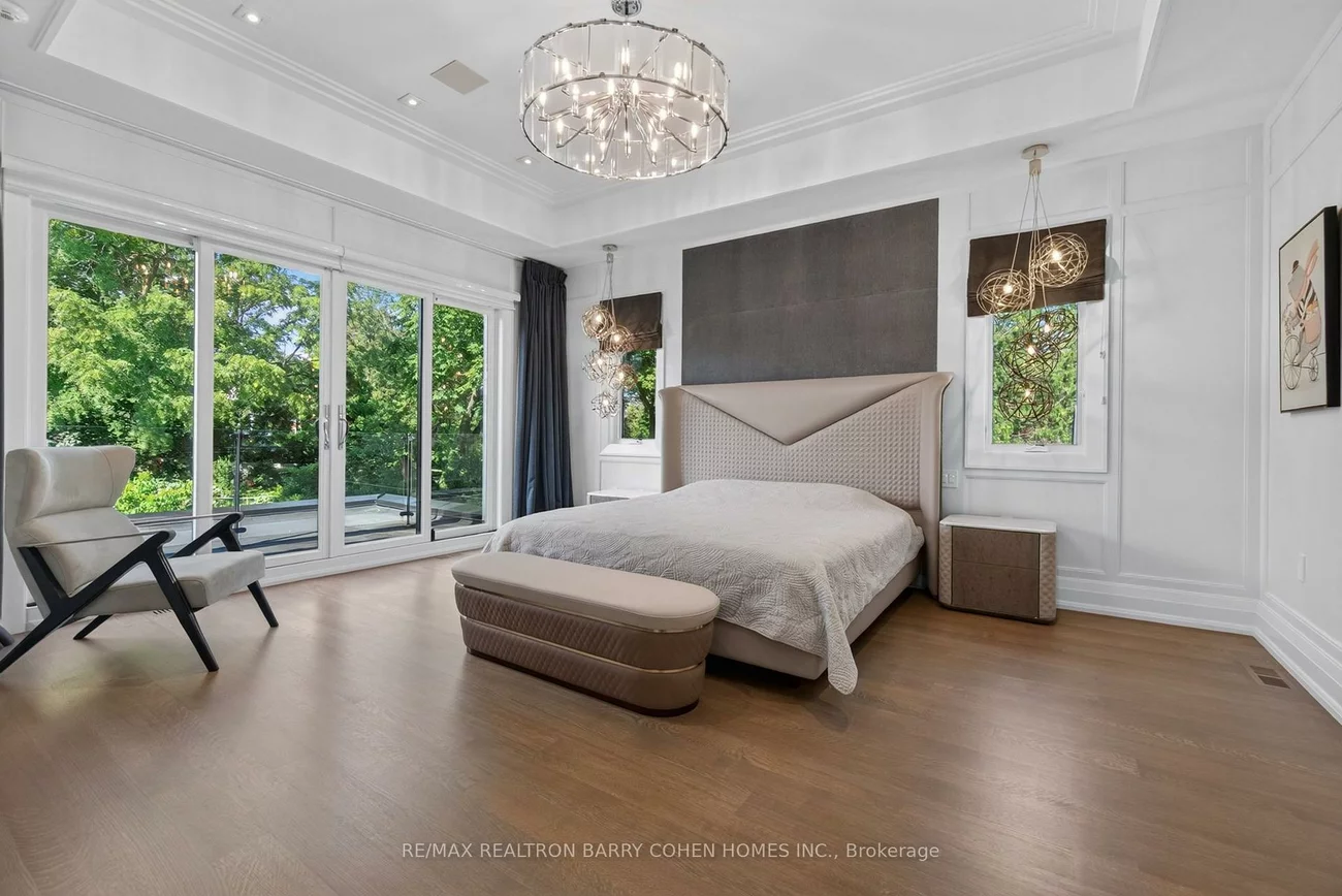 154, Yonge, Bedford Park-Nortown, Toronto