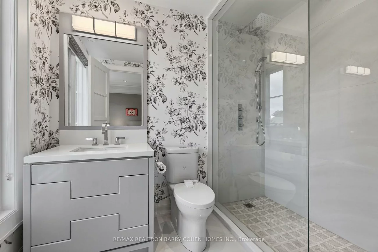 154, Yonge, Bedford Park-Nortown, Toronto
