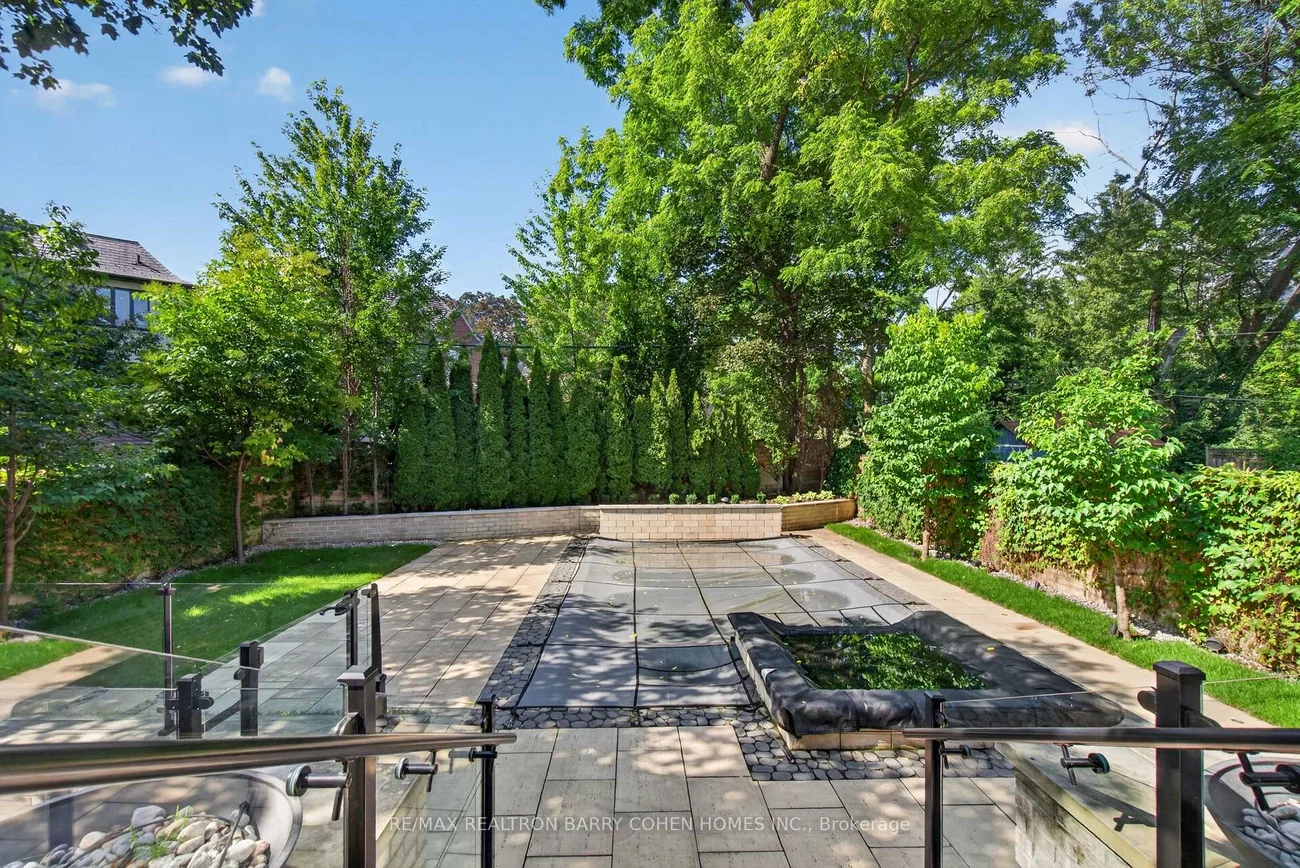 154, Yonge, Bedford Park-Nortown, Toronto