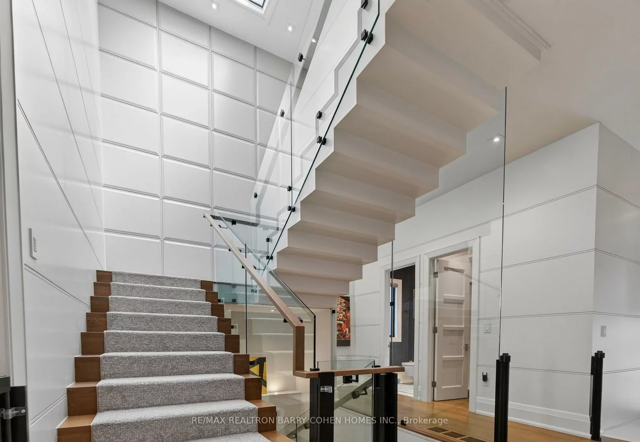 154, Yonge, Bedford Park-Nortown, Toronto