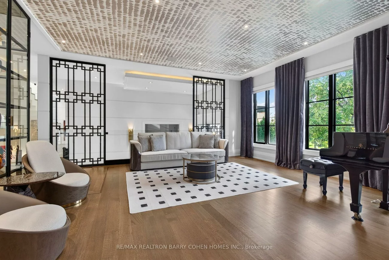 154, Yonge, Bedford Park-Nortown, Toronto