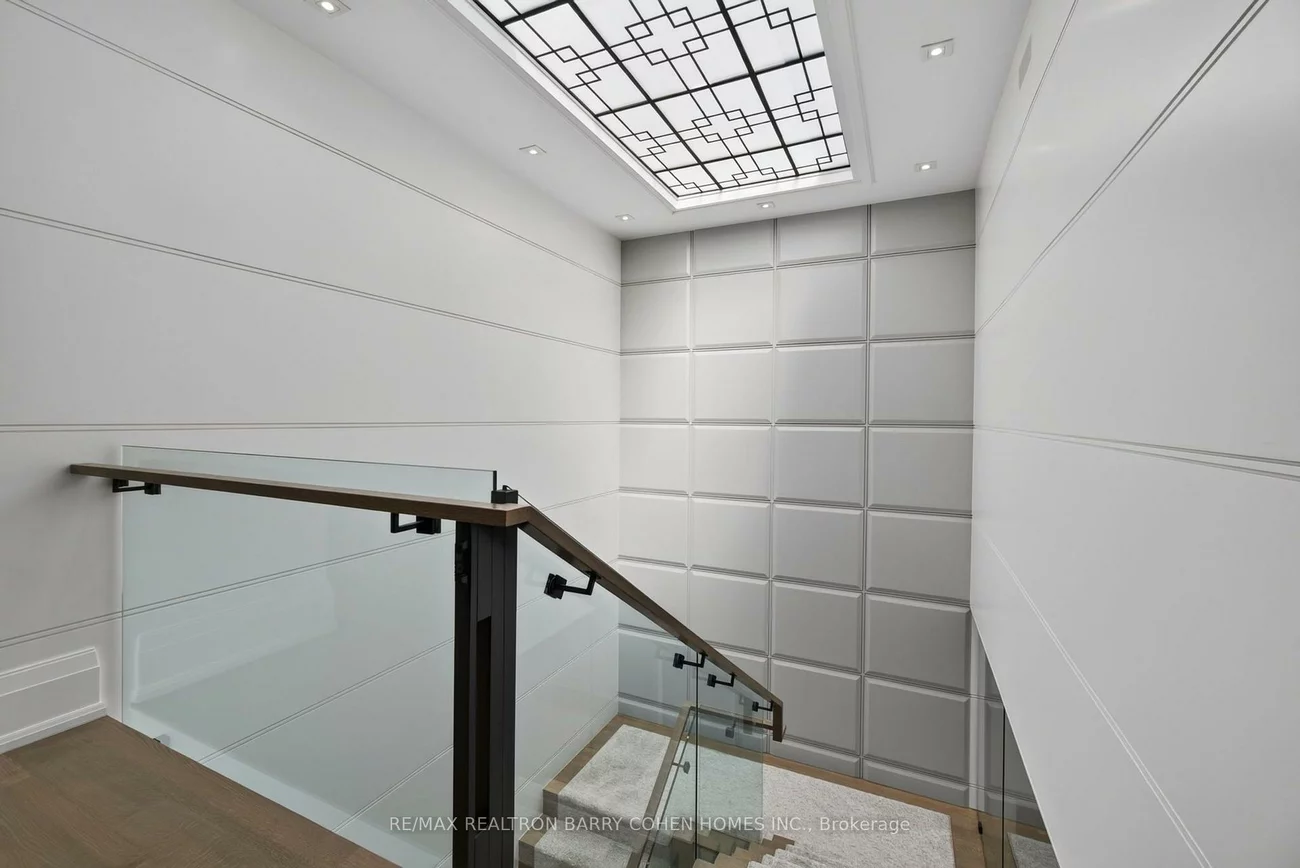 154, Yonge, Bedford Park-Nortown, Toronto