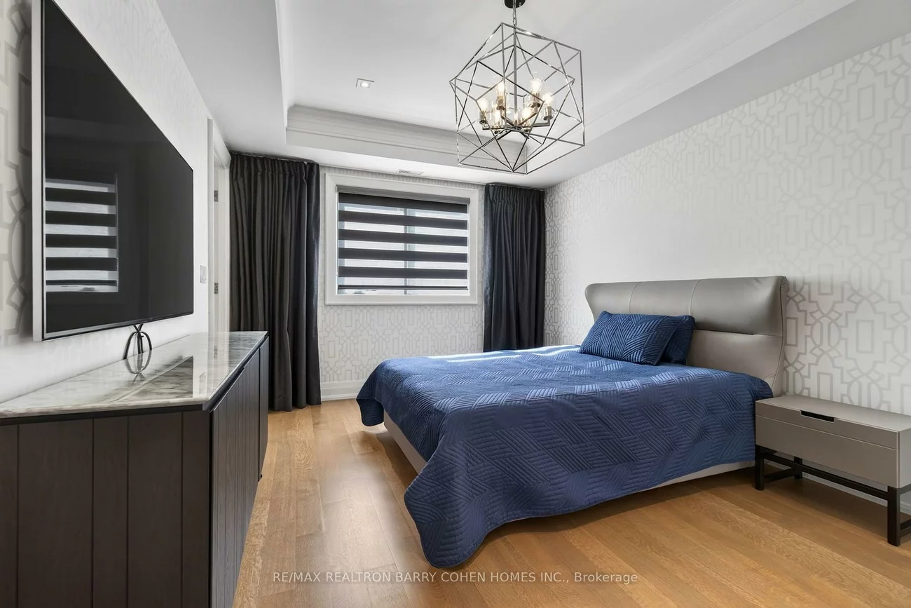 154, Yonge, Bedford Park-Nortown, Toronto