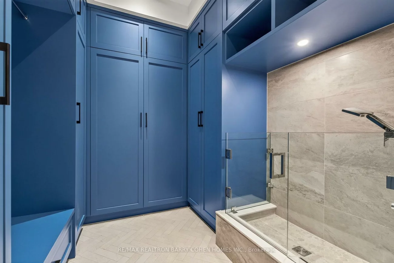 154, Yonge, Bedford Park-Nortown, Toronto