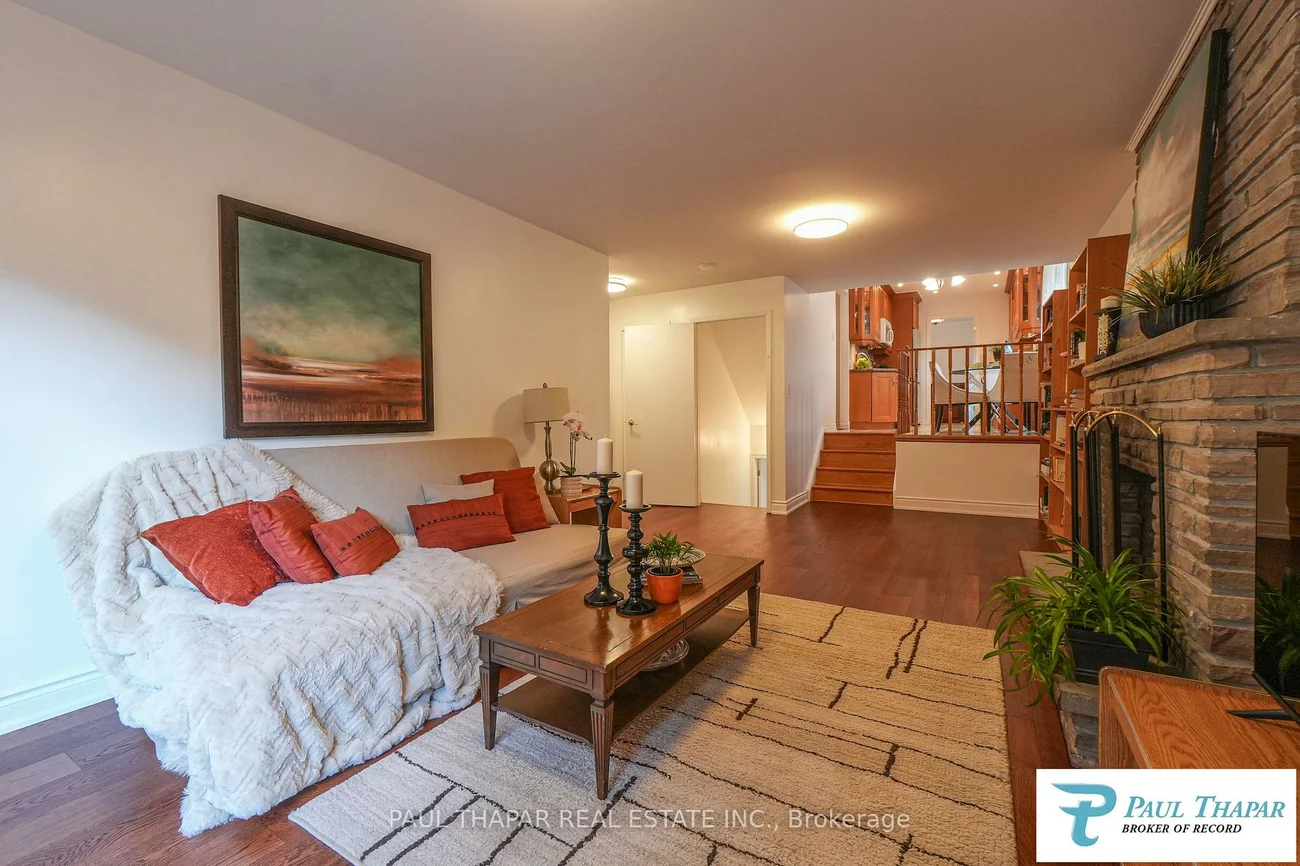 60, Seneca Hill, Don Valley Village, Toronto