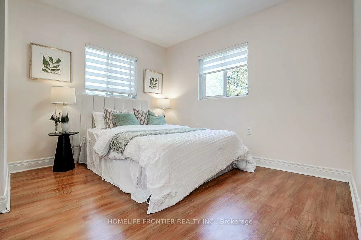 99, Harlandale, Lansing-Westgate, Toronto