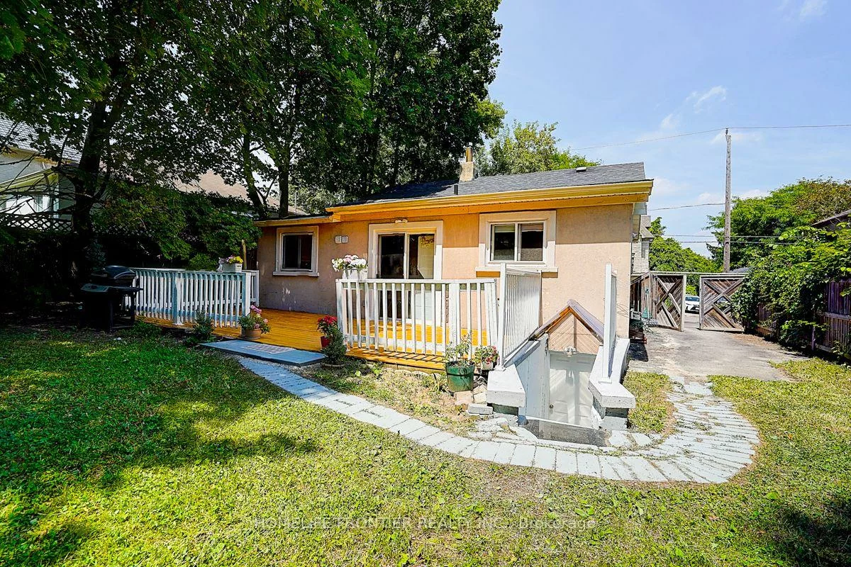 99, Harlandale, Lansing-Westgate, Toronto