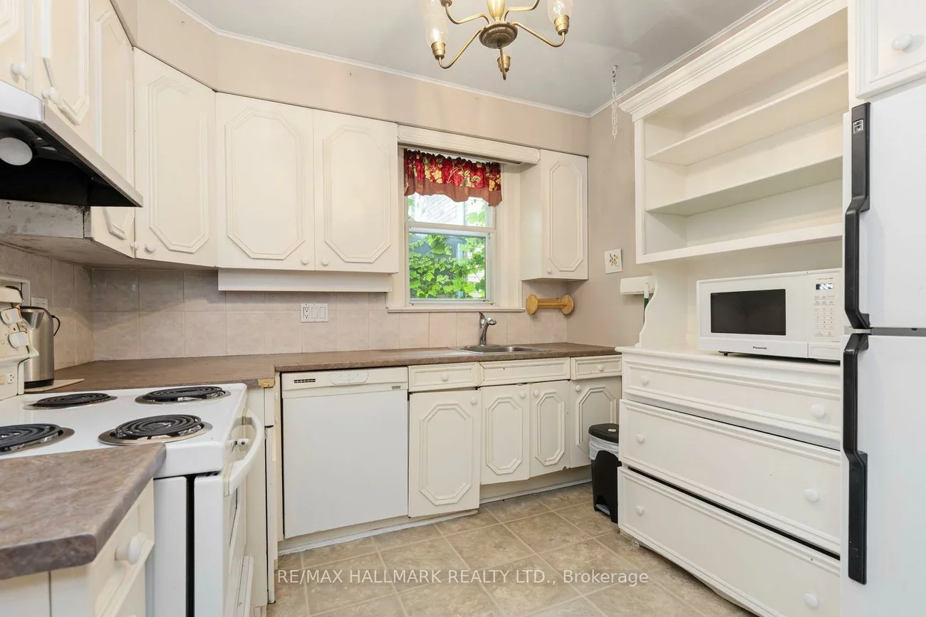 48, Chatsworth, Lawrence Park South, Toronto