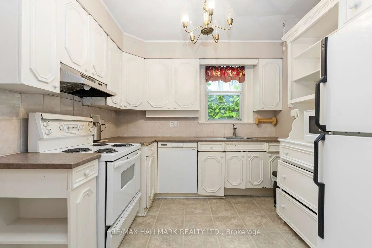 48, Chatsworth, Lawrence Park South, Toronto