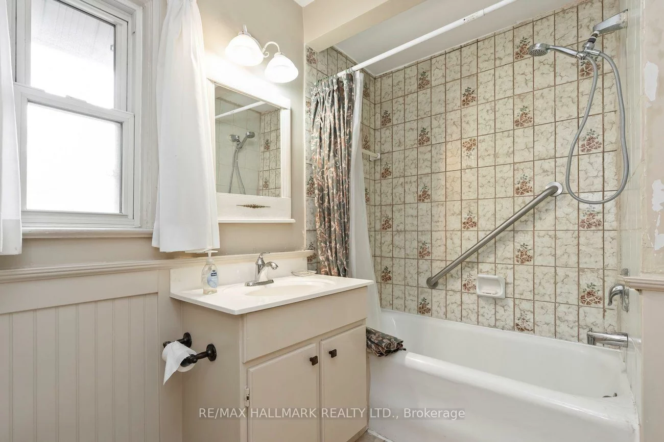 48, Chatsworth, Lawrence Park South, Toronto