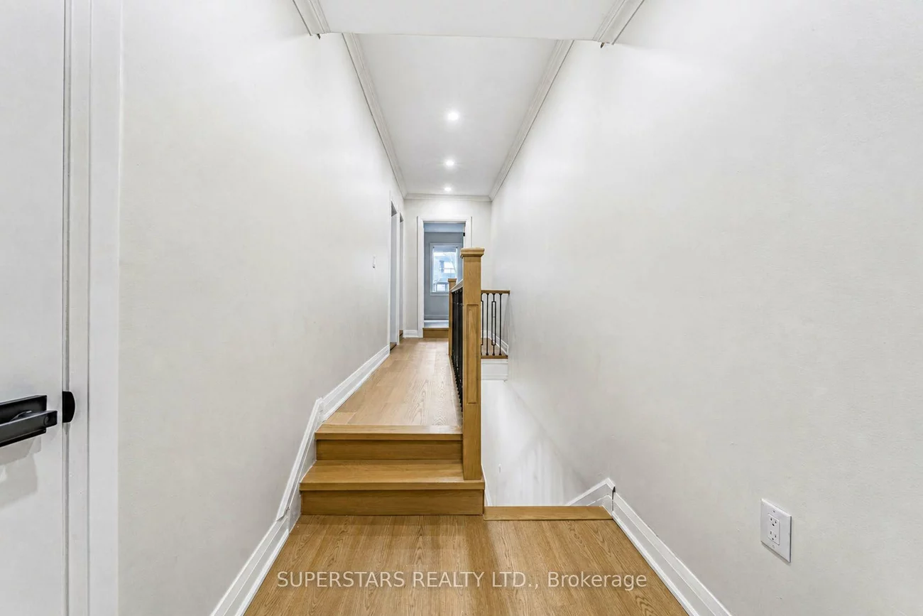 105, Bellwoods, Trinity-Bellwoods, Toronto