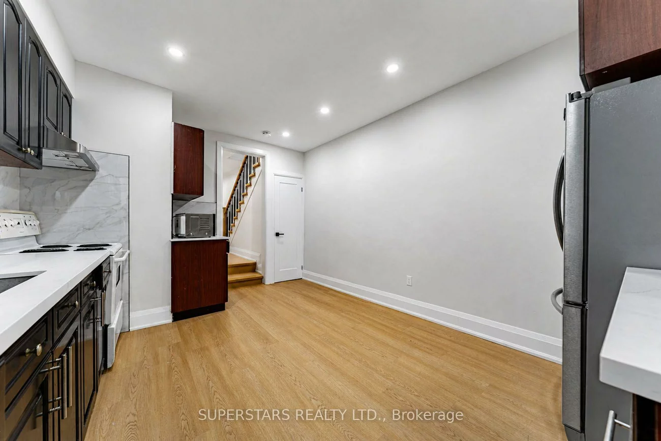 105, Bellwoods, Trinity-Bellwoods, Toronto