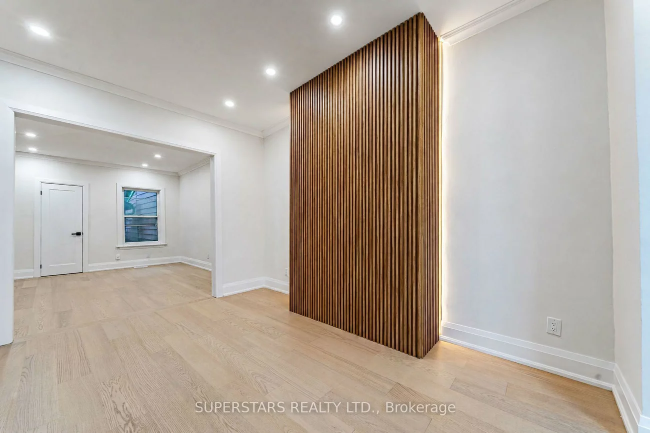 105, Bellwoods, Trinity-Bellwoods, Toronto