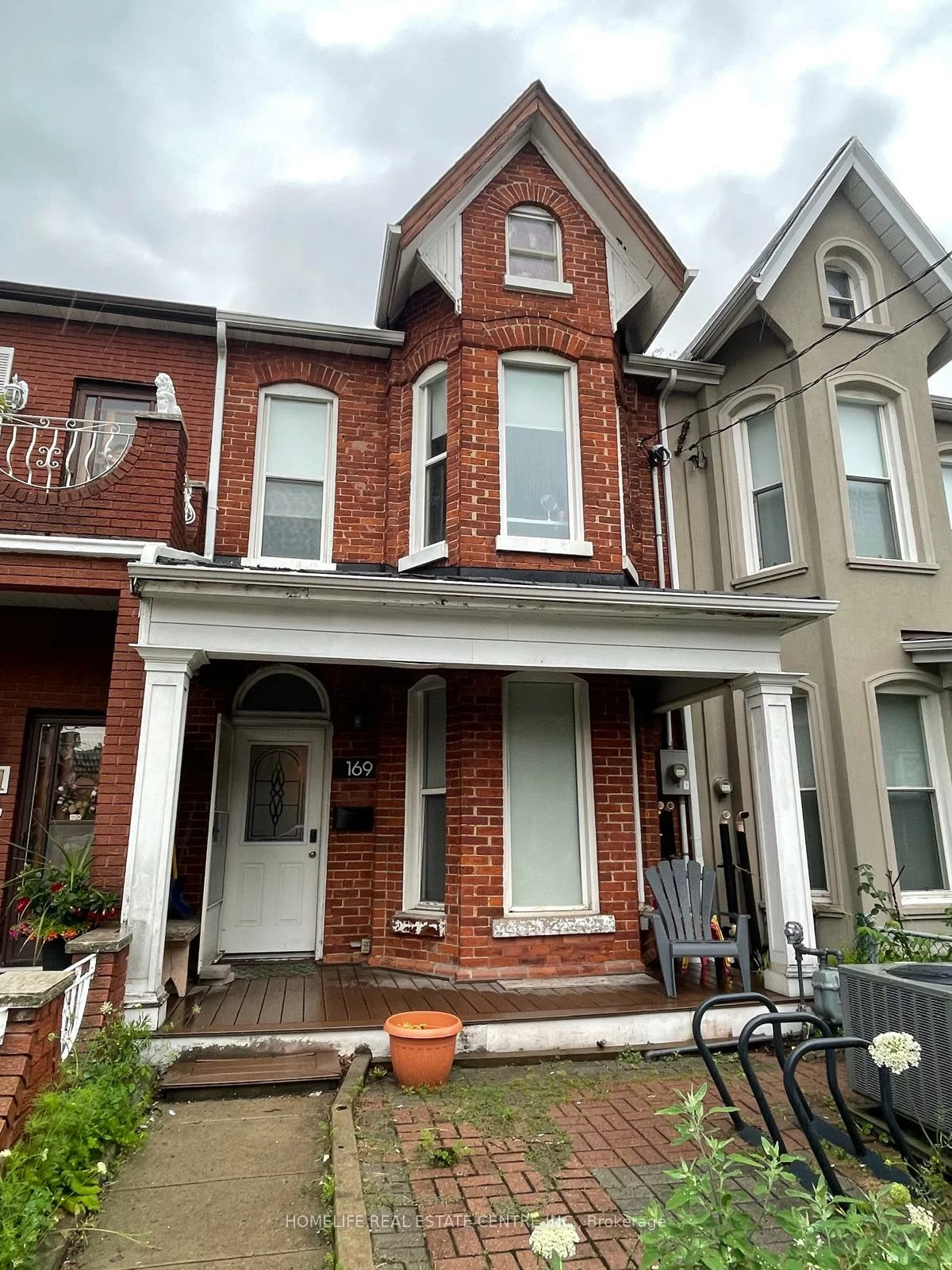 169, Gladstone, Little Portugal, Toronto