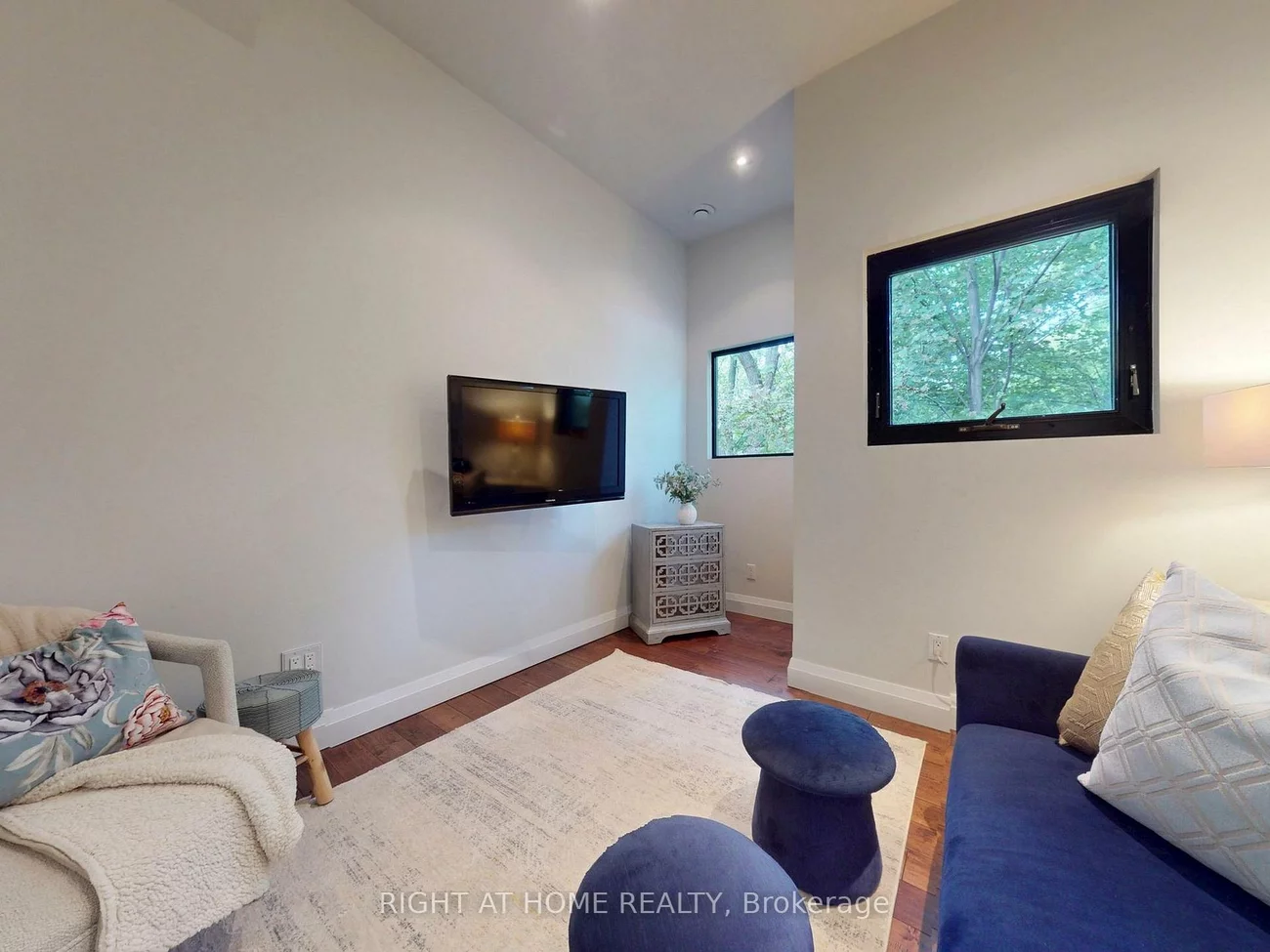 386, Rosewell, Lawrence Park South, Toronto