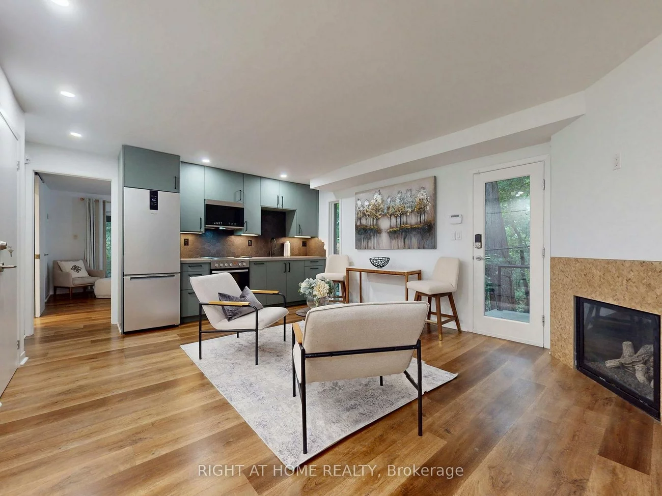 386, Rosewell, Lawrence Park South, Toronto