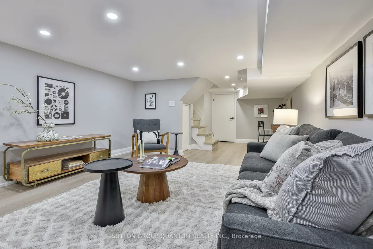 110, Castlefield, Yonge-Eglinton, Toronto