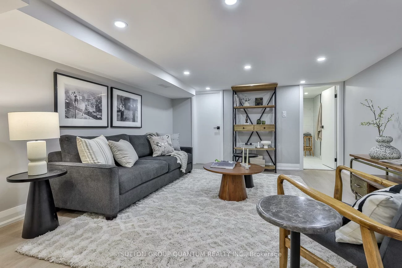 110, Castlefield, Yonge-Eglinton, Toronto