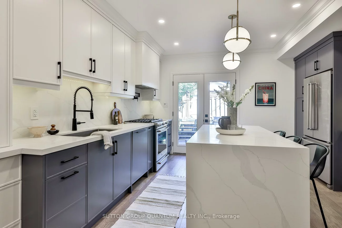 110, Castlefield, Yonge-Eglinton, Toronto