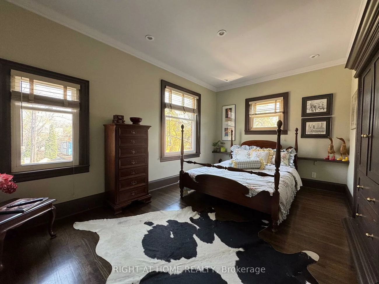 440, Sackville, Cabbagetown-South St. James Town, Toronto