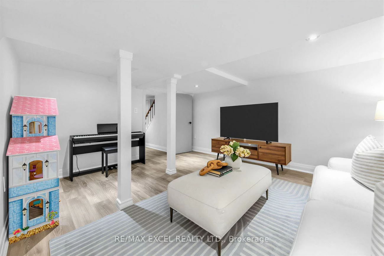 165, Winona, Wychwood, Toronto