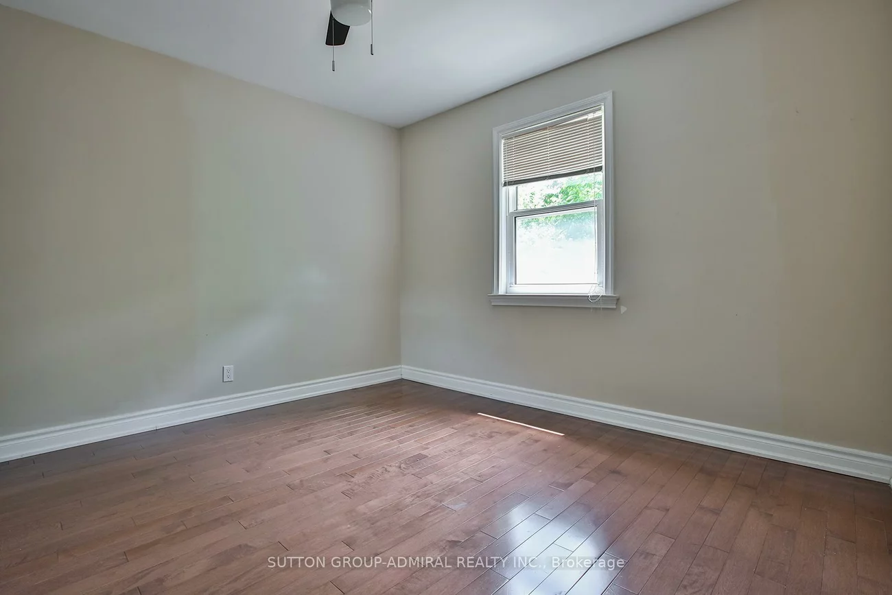 33, Regina, Englemount-Lawrence, Toronto