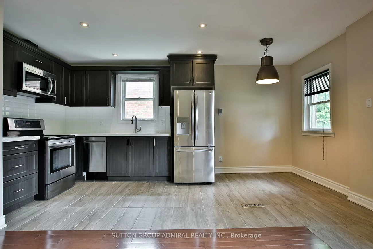 33, Regina, Englemount-Lawrence, Toronto