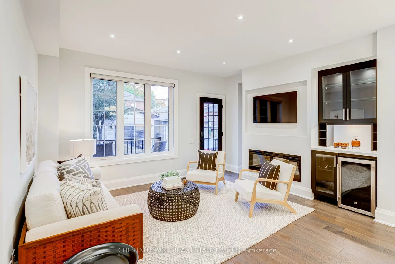 209, Atlas, Oakwood Village, Toronto