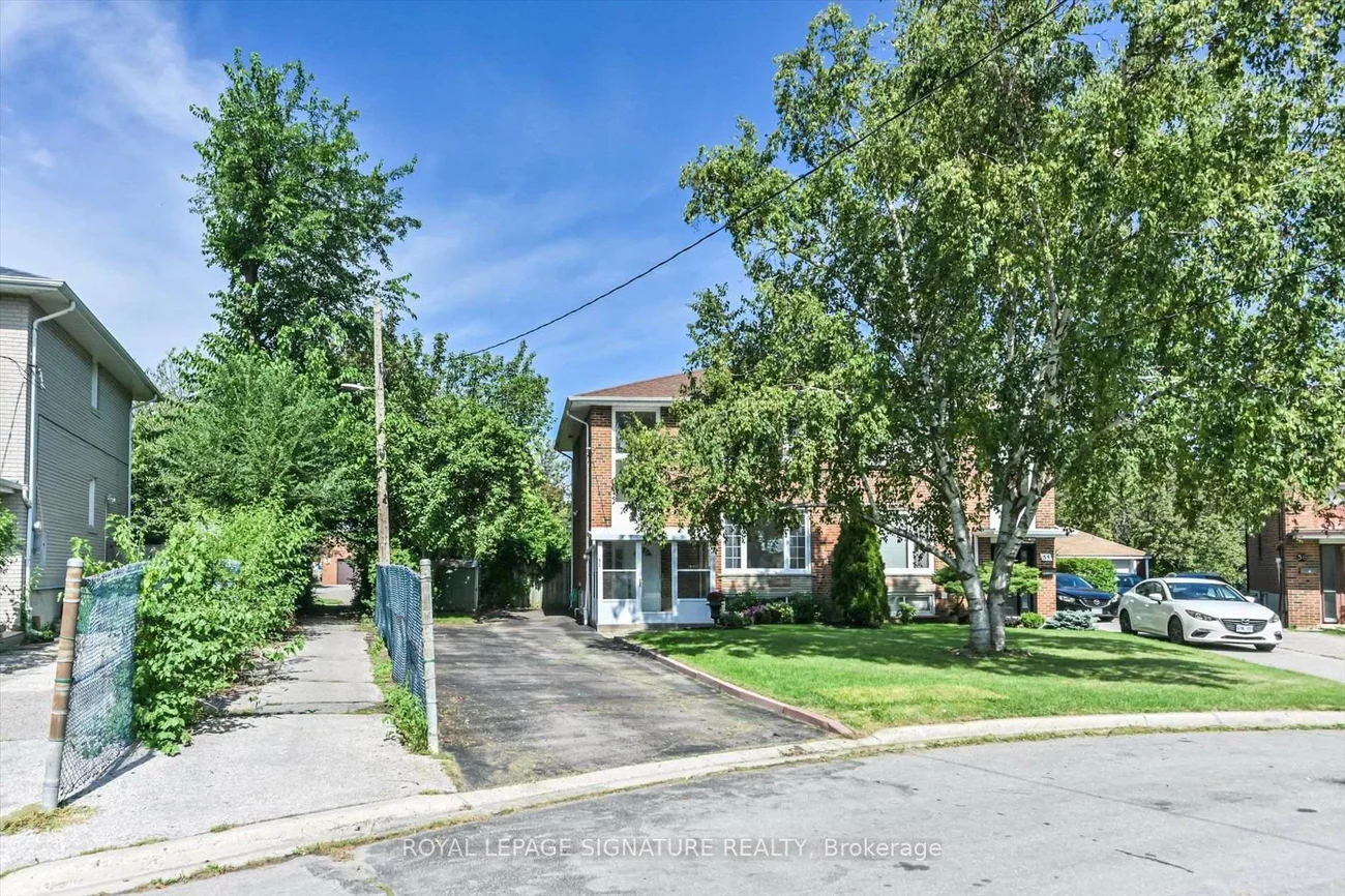 52, Daleside, Victoria Village, Toronto