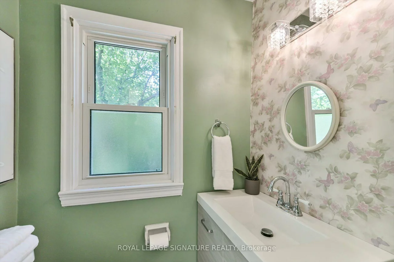 52, Daleside, Victoria Village, Toronto